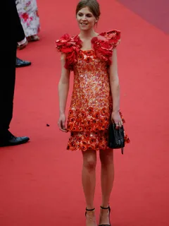 clemence poesy -1-/82 -5'6''- 32-24-34''-32b-bra -124lbs -7-shoe, tasty french babe...kiss kiss my pretty!
