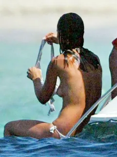 pippa middleton - topless bikini leaked pictures