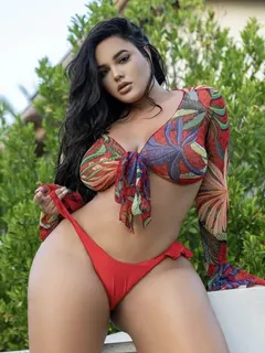 thick and curvy latina!! perfect and delicious