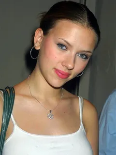 eighteen year old hottie scarlett johansson is a sexsymbol