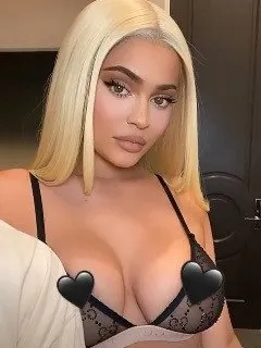 petite curvy woman kylie jenner shows her sexy tits in lingerie