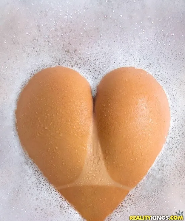 perfect heart shaped ass