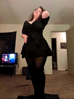 here's hailey dancing in her black mini skirt!