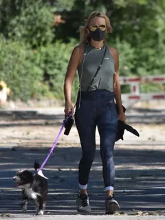 malin akerman braless boobs in a tank top showing off her big tits pokies seen by paparazzi while out walking her dog.