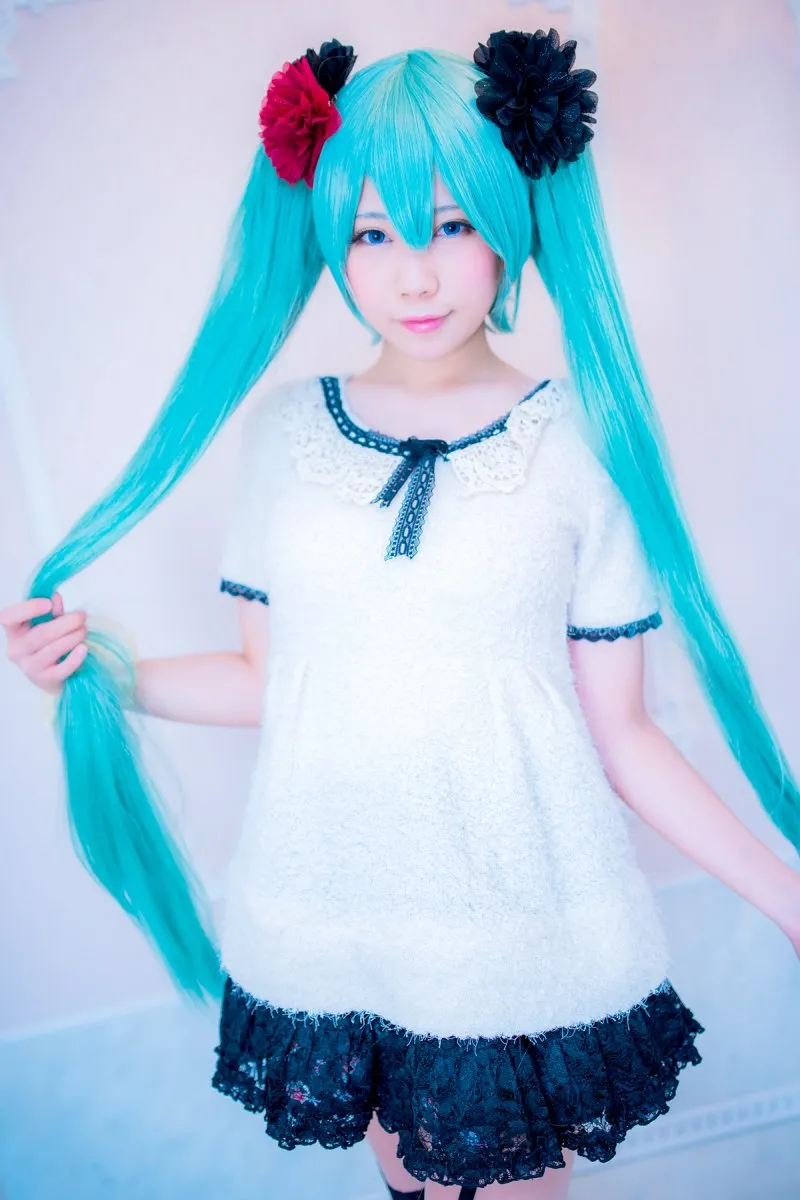 Miku Hatsune in All Gravure set Nairu