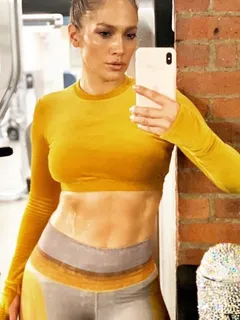 jennifer lopez post workout abs