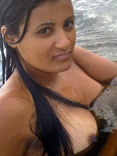 another pic of desi housewife nip slip on beach, i already uploaded 2 of her pics while enjoying swimming on beach..

visit: